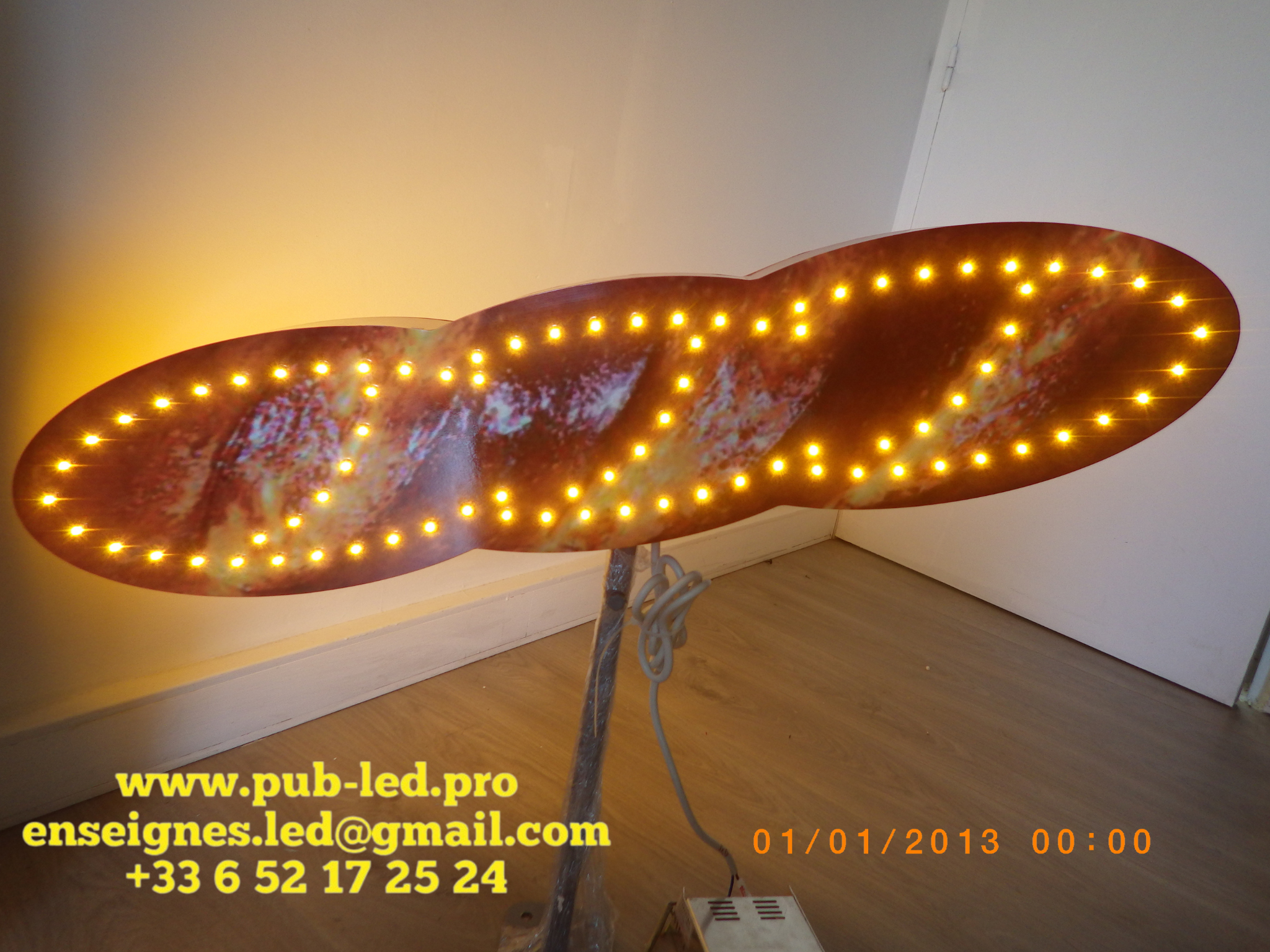 Enseigne lumineuse LED double faces “Baguette” extérieure avec animation et télécommande, 90x20 cm prête à poser – Image 2