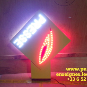 ENSEIGNE LUMINEUSE EXTERNE POUR PRESSE 50X50CM AVEC ANIMATION ET TÉLÉCOMMANDE