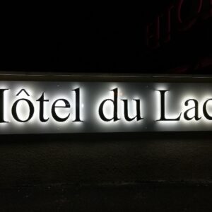 ENSEIGNE BOÎTIERS LED 3D “HOTEL” 40CM AVEC TRANSFORMATEUR 400W