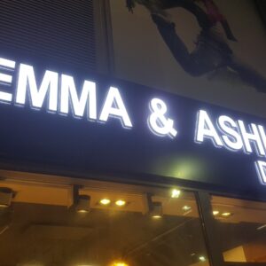 LETTRES BOITIERS 3D ENSEIGNE LUMINEUSE LED "EMMA & ASHLEY" 40CM