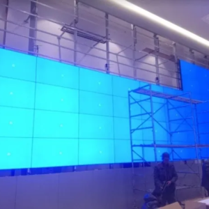 MUR VIDÉO 4K GRAND FORMAT, STRUCTURE 4×4, 16 ÉCRANS 46 POUCES