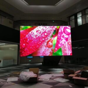 ÉCRAN LED P1.53 100×100 CM, HAUTE LUMINOSITÉ, PROGRAMMABLE, POUR ESPACE INTÉRIEUR