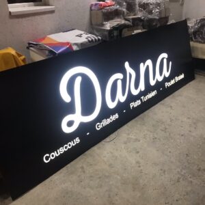 PLAQUE LUMINEUSE LED UNE FACE AJOURÉ DIBOND 300X70CM