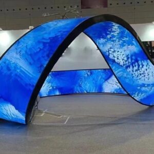 ÉCRAN LED P4 INTÉRIEUR, FLEXIBLE, HAUTE LUMINOSITÉ, VISIBLE EN PLEIN SOLEIL 100×100 CM